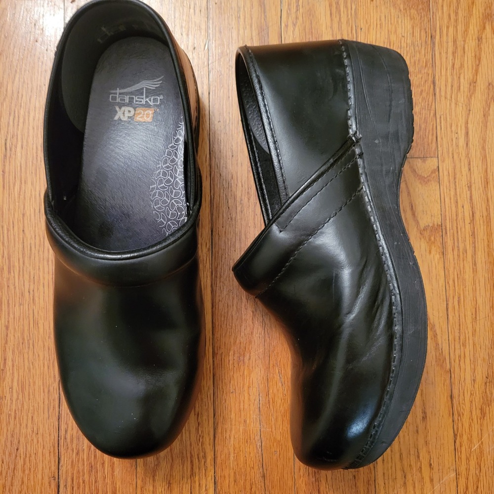 Dansko XP‎ 2.0 Black Leather 42 Comfort Clogs Nursing Shoes Professional 12 Goth